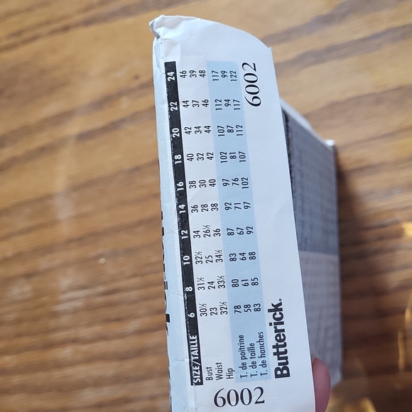 Butterick Ellen Tracy Sewing Pattern - Picture 2 of 3